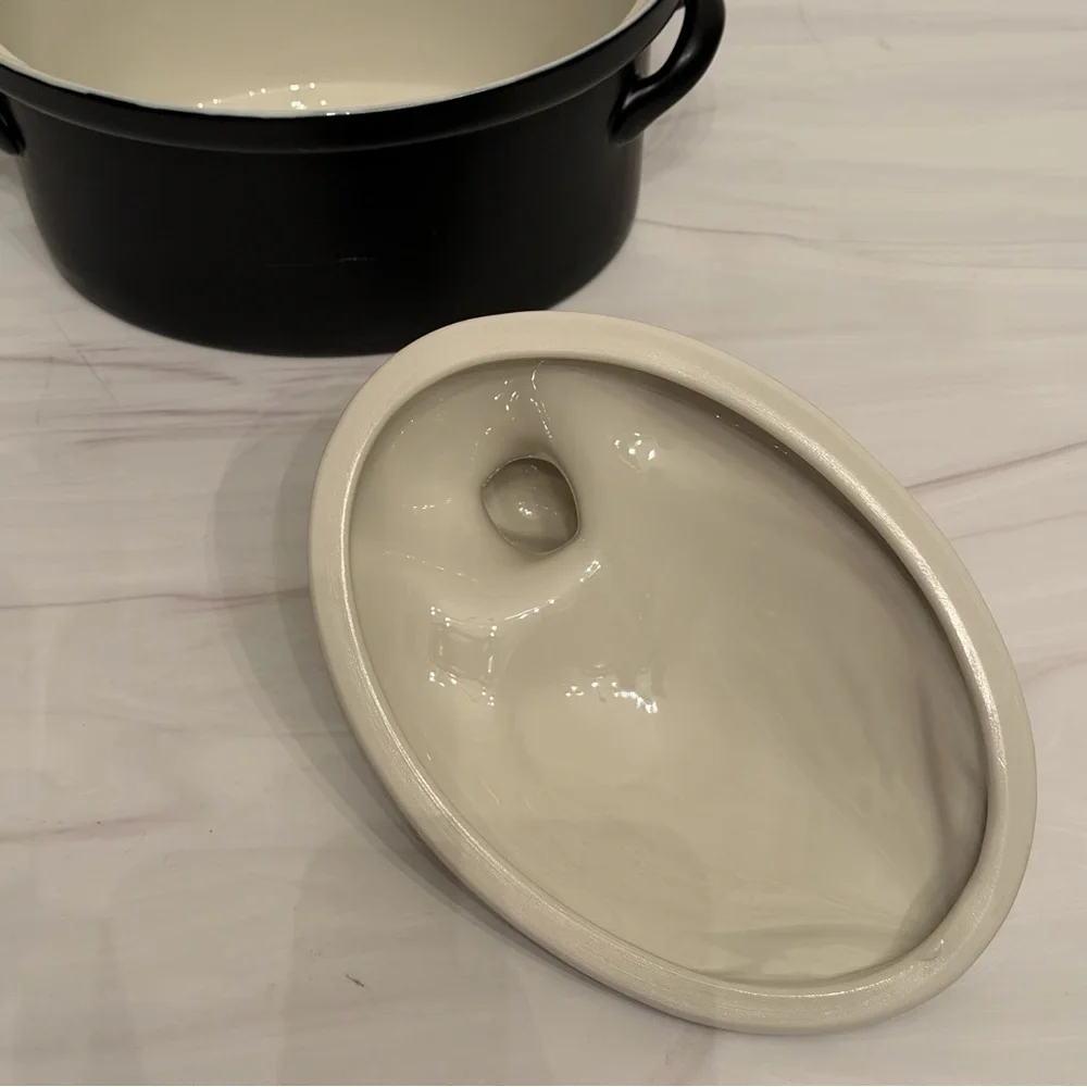 Vintage Hall Carbone White Duck on Black Nest Covered Casserole